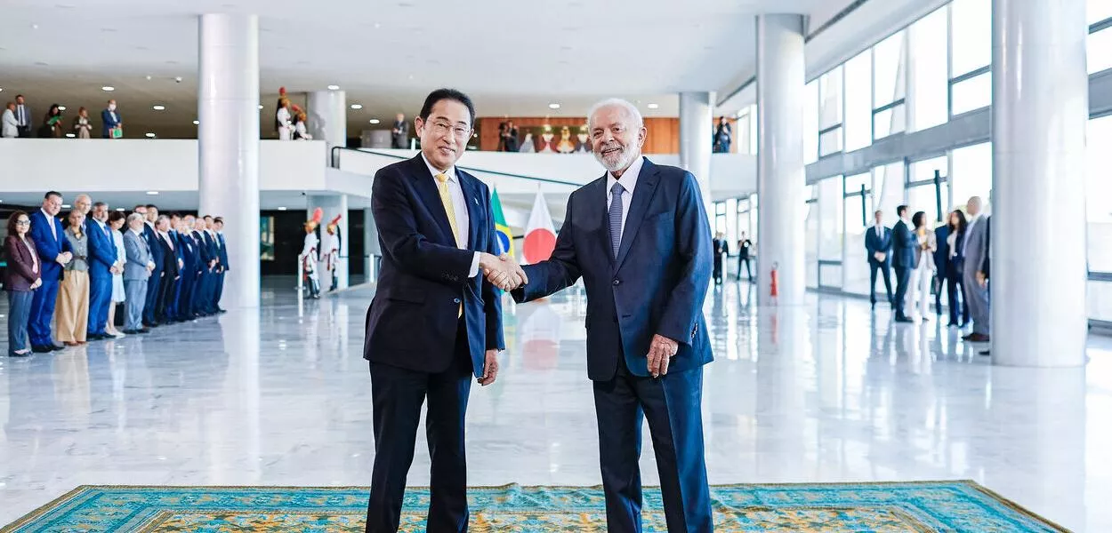 Fumio Kishida e Lula