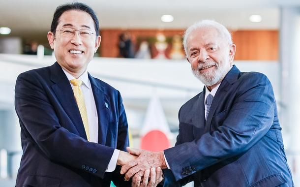 Brasil e Japão assinam 40 acordos durante visita do primeiro-ministro Fumio Kishida a Brasília