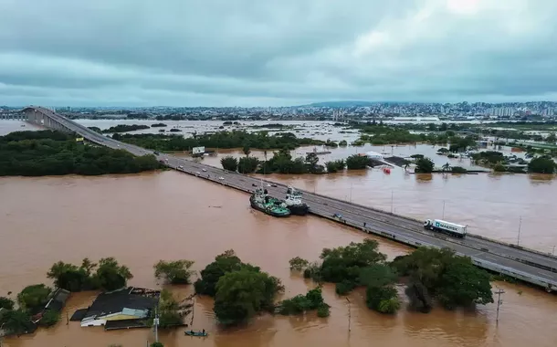 Governo federal libera rodovias para garantir abastecimento do RS