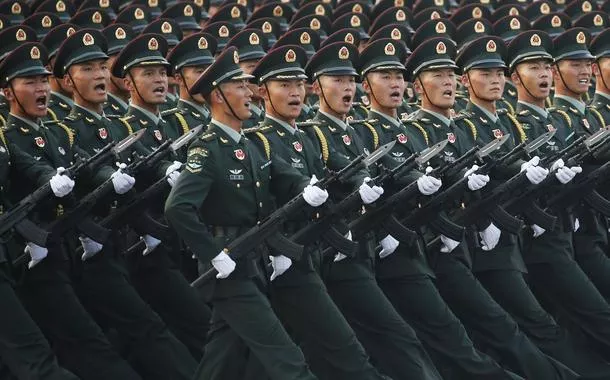 Soldados chineses