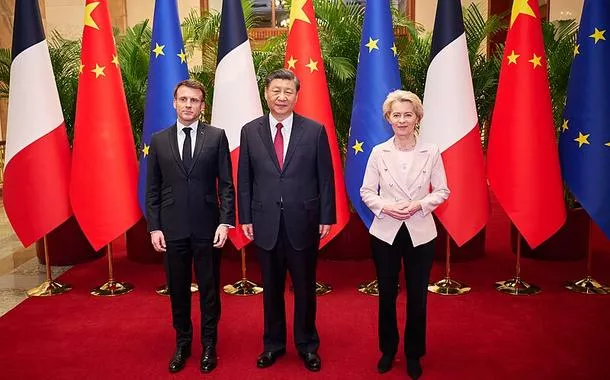 Emmanuel Macron, Xi Jinping e Ursula von der Leyen