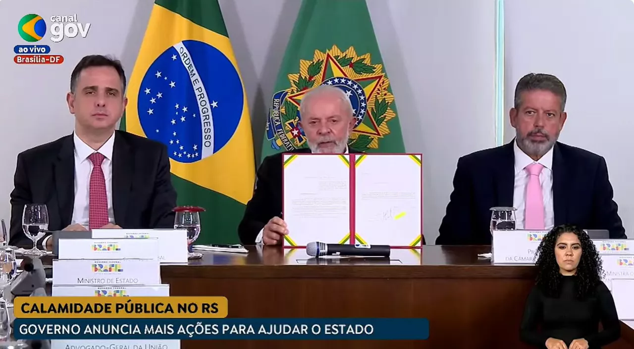 Da esq. para a dir.: Rodrigo Pacheco, Luiz Inácio Lula da Silva e Arthur Lira