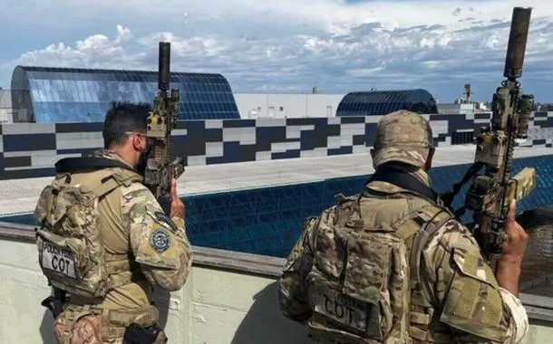 PF faz operação de transferência de 3 mil fuzis e pistolas do aeroporto Salgado Filho devido ao risco de roubo