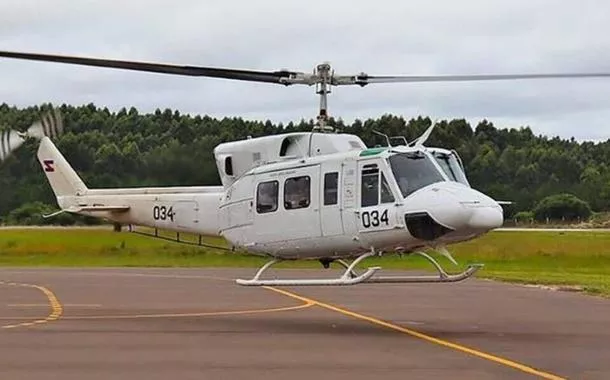 Helicóptero da Força Aérea do Uruguai empresado ao Brasil para ajudar nas operações de socorro no Rio Grande do Sul