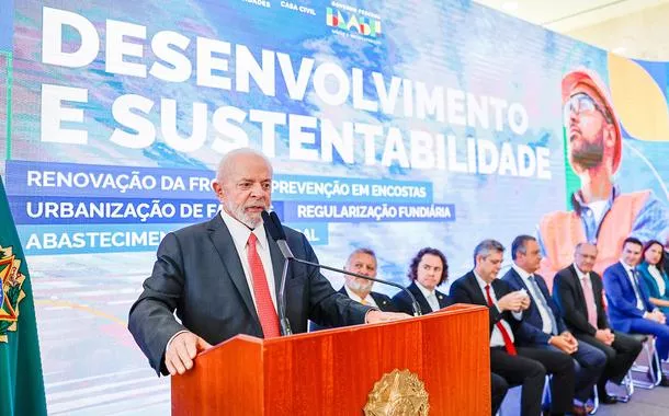 Luiz Inácio Lula da Silva durante anúncio de recursos para o PAC