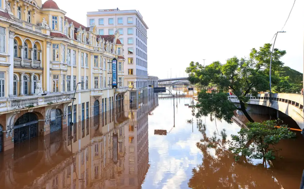 Após fortes chuvas, águas voltam a avançar sobre bairros de Porto Alegre