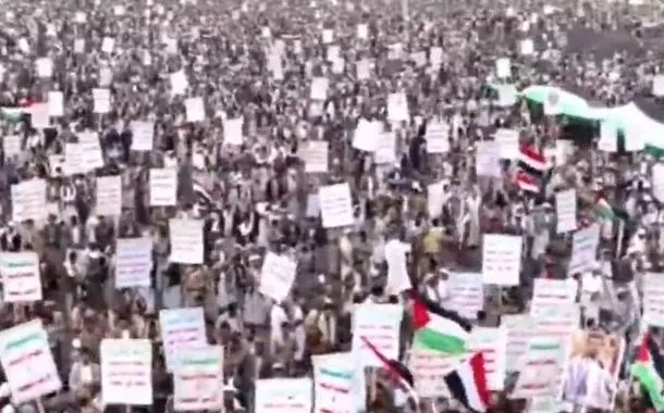 Um milhão de iemenitas marcham contra o genocídio perpetrado por Israel na Palestina