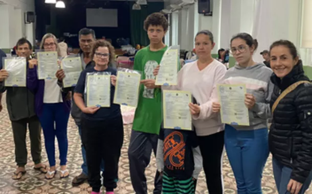 RS: Ministério dos Direitos Humanos visita abrigos e refaz documentos de quem perdeu tudo nas enchentes