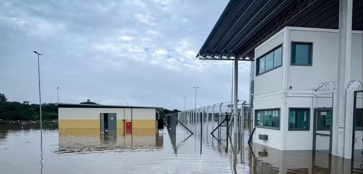 Penitenciária Estadual de Charqueadas (RS) alagada após enchentes