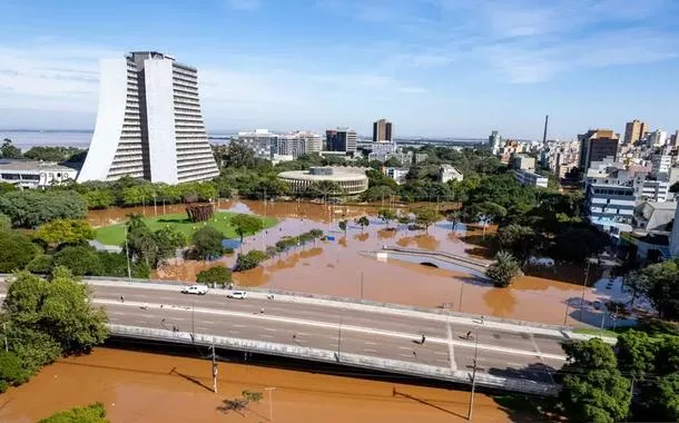 Lago Guaíba atinge 4,7 metros e mantém Porto Alegre em alerta