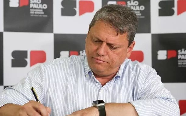 Tarcísio ataca PEC da Segurança do governo Lula e propõe tratar crime organizado como terrorismo