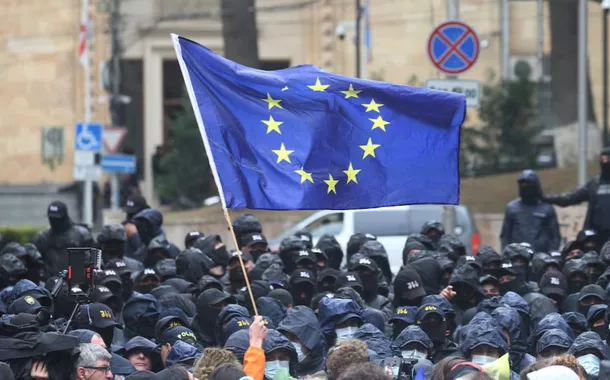 Com crise de identidade, a União Europeia aposta na ultradireita