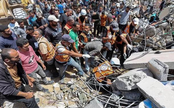 Israel faz novo ataque a campo de refugiados em Rafah e mata mais 21 palestinos