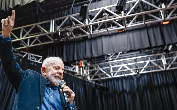 'Propagadores de fake news sobre enchentes no RS devem ser banidos da política', diz Lula