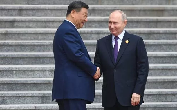 Xi e Putin realizam conversações e comemoram 75 anos das relações China-Rússia