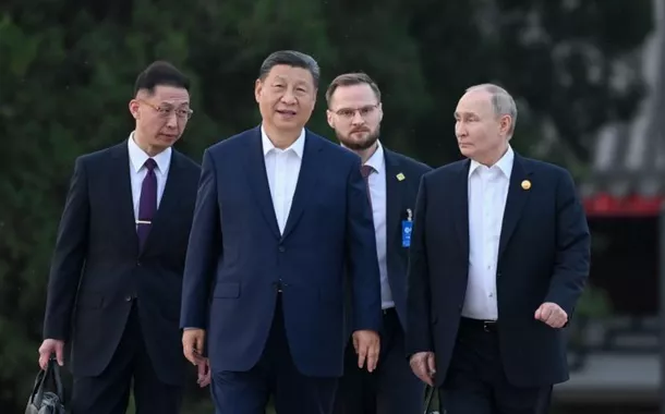 Xi teve reunião restrita com Putin em Zhongnanhai