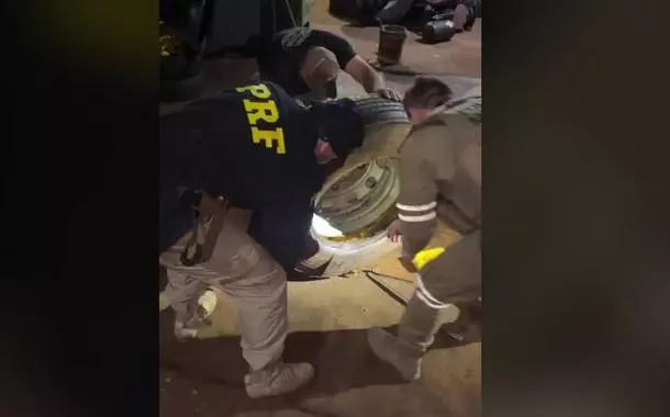 Polícia apreende 53 kg de drogas em caminhão que levava doações ao Rio Grande do Sul (vídeo)