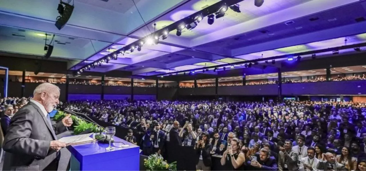 Presidente Lula durante a abertura da 25ª Marcha a Brasília em Defesa dos Municípios, no Centro Internacional de Convenções do Brasil (CICB)