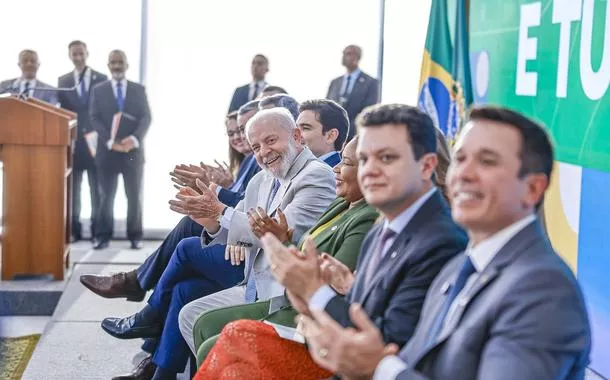 residente da República, Luiz Inácio Lula da Silva, durante a cerimônia de Sanção do Projeto de Lei n° 1026/2024, no Palácio do Planalto. O Projeto de Lei n° 1026/2024, altera a Lei nº 14.148/2021, para estabelecer alíquotas reduzidas no âmbito do Programa Emergencial de Retomada do Setor de Eventos – Perse. Brasília - DF.