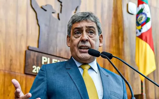 Sebastião Melo prega a liberdade para defender a ditadura militar e será alvo de representação por crime de apologia à violência