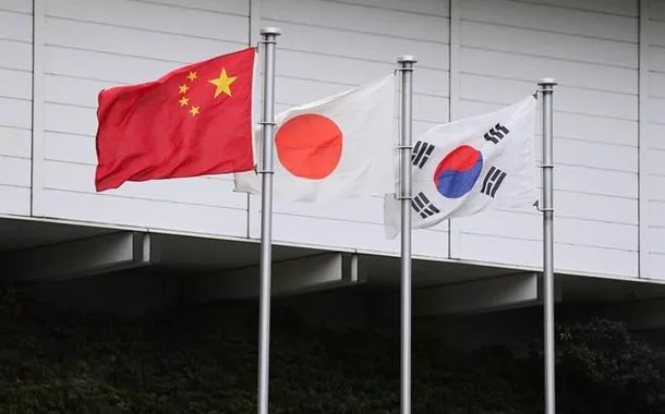 Primeiro-ministro chinês saúda 'novo começo' com Coreia do Sul e Japão, aliados aos EUA