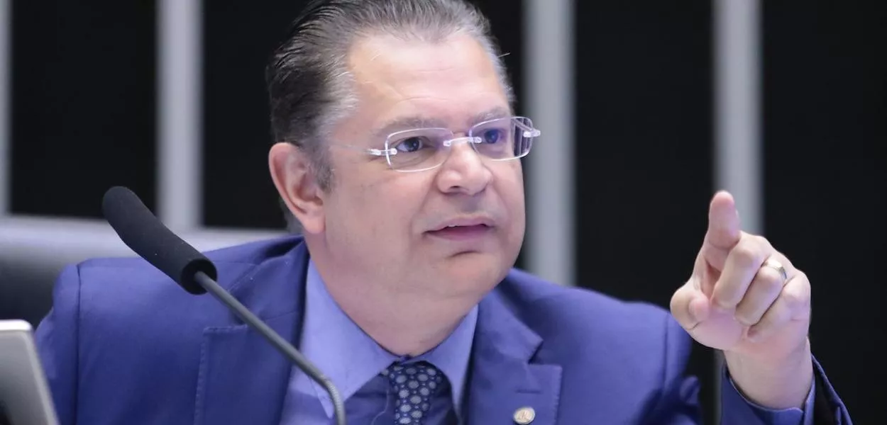 PL anuncia nova obstrução na Câmara após adiamento de debate sobre fim do foro privilegiado