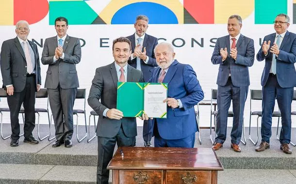 Ministro Celso Sabino diz que ala pró-Lula é maioria no União Brasil e defende aliança com o governo