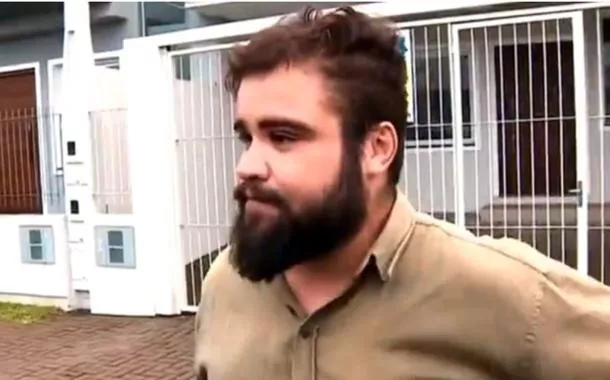 Homem é flagrado por reportagem vendendo água doada ao RS (vídeo)