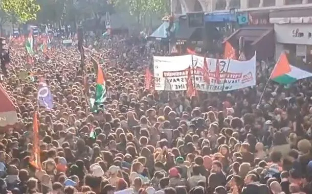 Manifestantes protestam em Paris contra novos ataques de Israel em Rafah (vídeo)