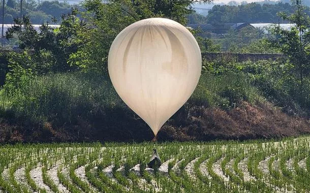 Balão com objetos em Cheorwon, na Coreia do Sul