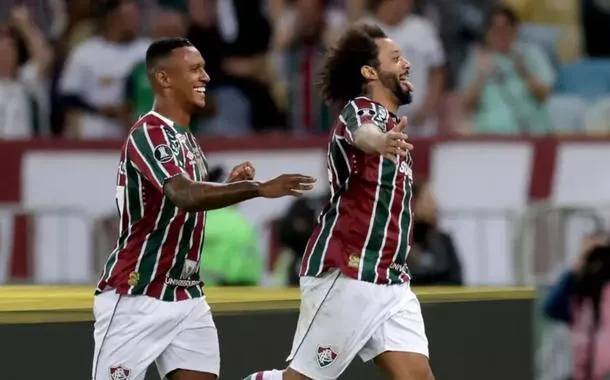 Jogadores do Fluminense comemoram gol