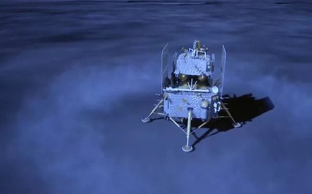 China pousa no outro lado da Lua em missão histórica