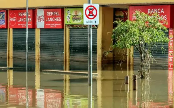 Enchentes causaram prejuízos de R$ 3,32 bilhões ao varejo do Rio Grande do Sul