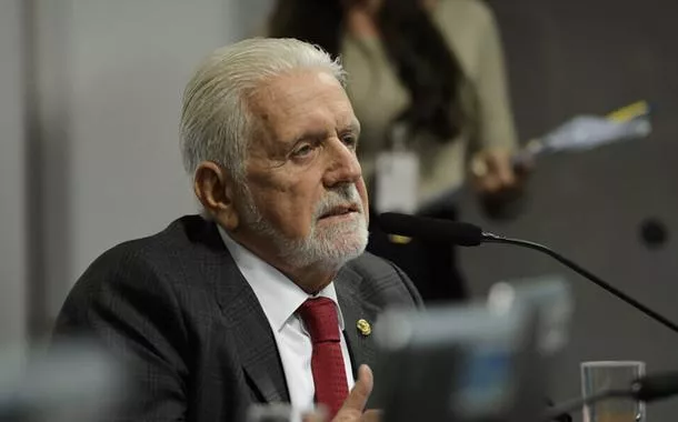 Jaques Wagner repudia guerra comercial de Trump: 'vamos defender o Brasil, os nossos empregos e empresários'