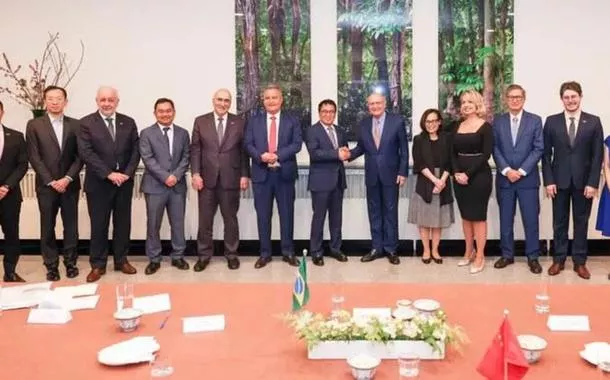 Farmacêutica chinesa Sinovac anuncia investimentos de US$ 100 milhões em vacinas e terapia celular no Brasil