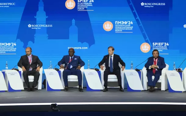 BRICS já supera G7 em paridade de poder de compra, diz Dilma Rousseff em São Petersburgo (vídeo)