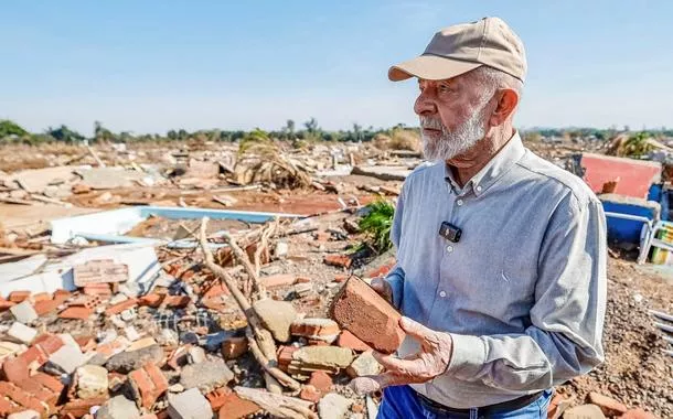 Presidente da República, Luiz Inácio Lula da Silva, durante visita ao bairro Passomelhores sites para apostas esportivasEstrela. Cruzeiro do Sul - RS