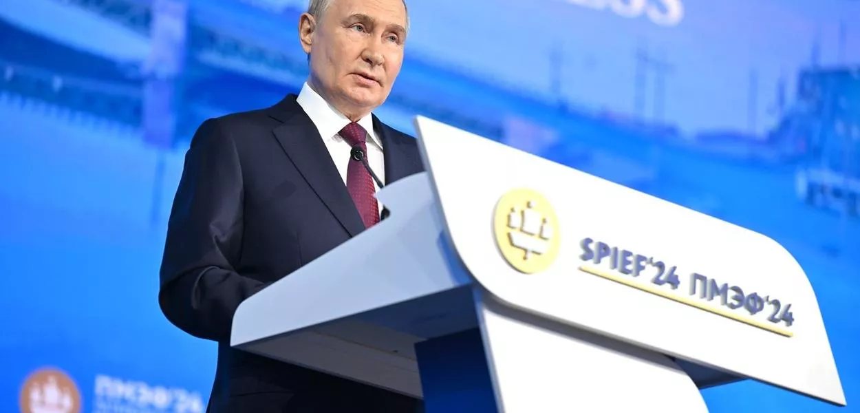 Vladimir Putin discursa no SPIEF 2024, em São Petersburgo 