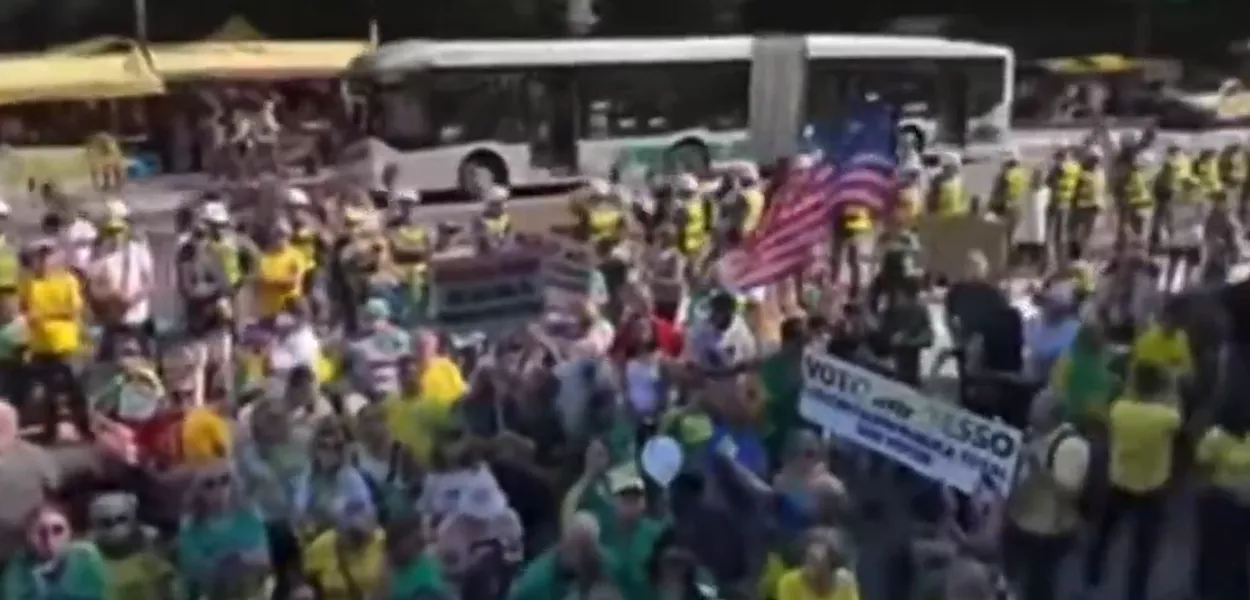 Bolsonaristas passam vergonha em evento 'flopado' na Avenida Paulista neste domingo (vídeo)
