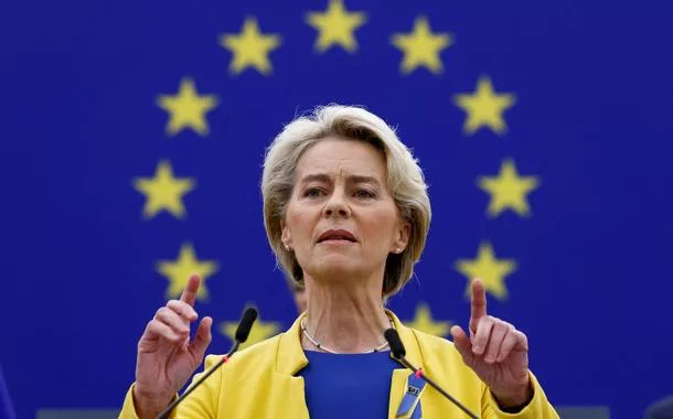 Bloco dirigido por Ursula Van der Leyen alcança maioria e ela deve ser reeleita para presidir a Comissão Europeia 