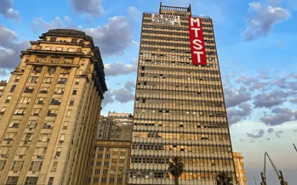 Ocupação do MTST no centro de Porto Alegre