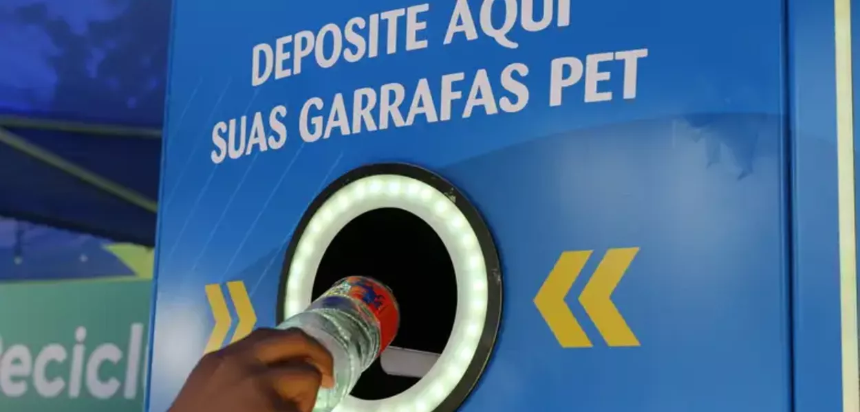 Reciclagem de garrafas pet