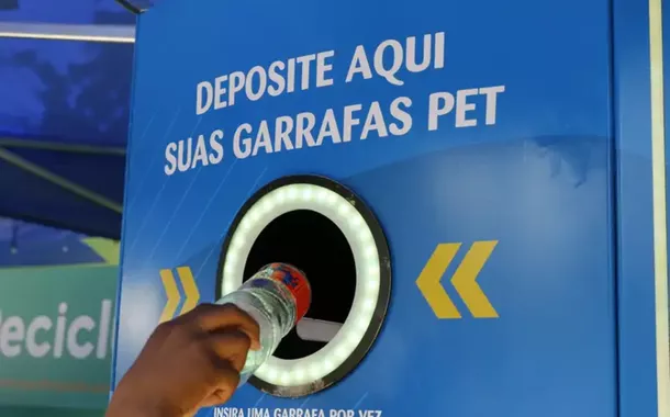 Reciclagem de garrafas pet