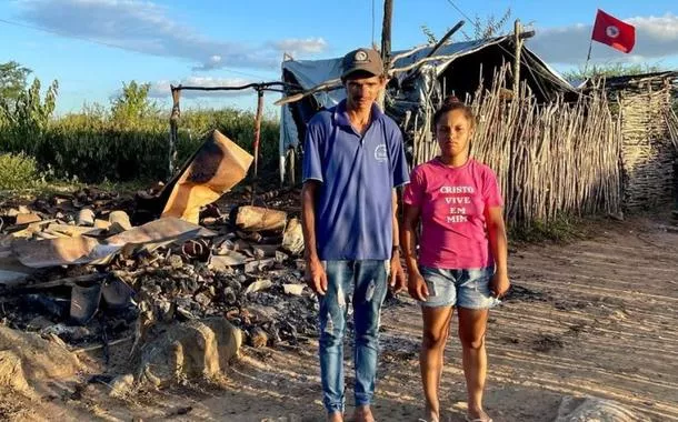 Vítimas de invasão a acampamento do MST em Riachão de Santo Antônio (PB)