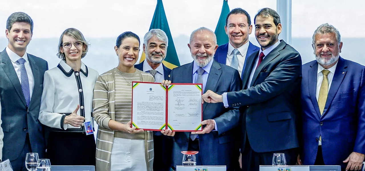 Presidente da República, Luiz Inácio Lula da Silva, durante reunião com Advogado-Geral da União, Jorge Messias, Governadora de Pernambuco, Raquel Lyra, e Presidente da Caixa Econômica Federal, Carlos Vieira, no Palácio do Planalto