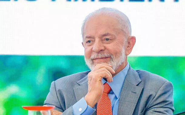 Flamengo quer a presença de Lula na inauguração das obras de novo estádio