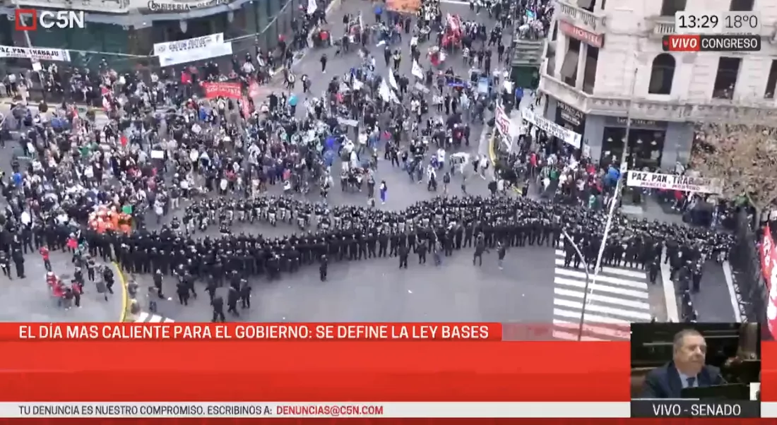 Protesto contra a Lei de Bases em Buenos Aires