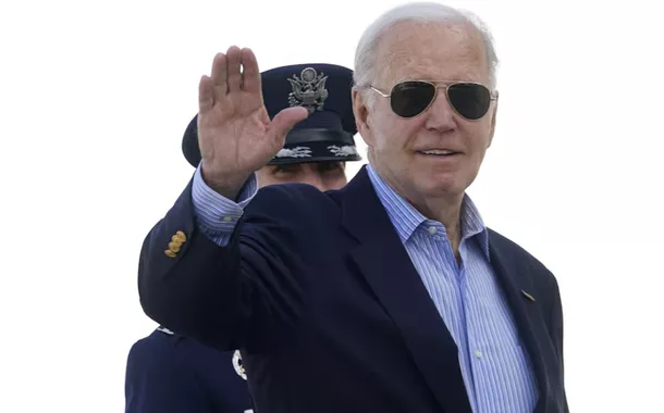Em carta a parlamentares democratas, Biden diz que está comprometido com disputa presidencial