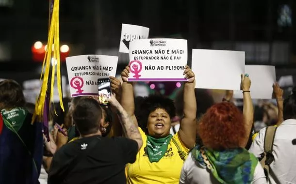 Manifestações contra “PL do estupro” ganham as ruas no país