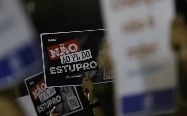 Mulheres religiosas lançam manifesto contra PL do Estupro, que equipara o aborto ao homicídio